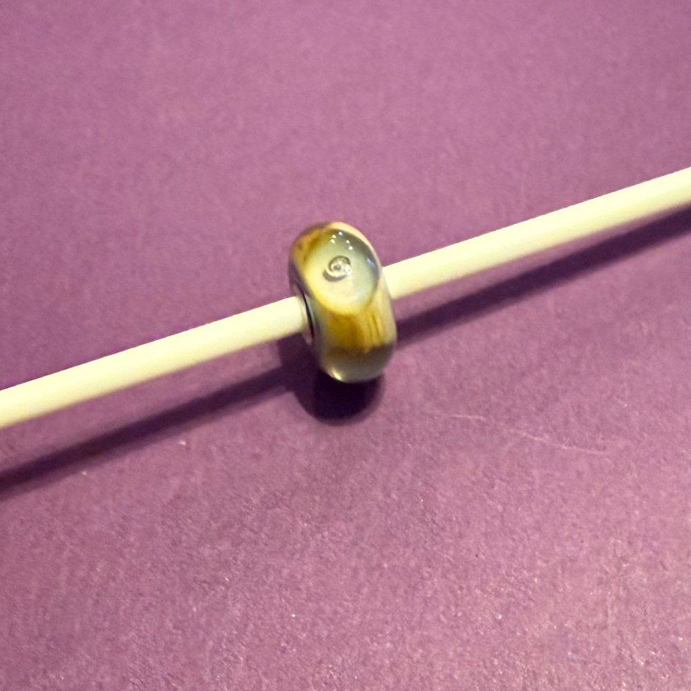 Trollbeads Deep Bubbles bead.